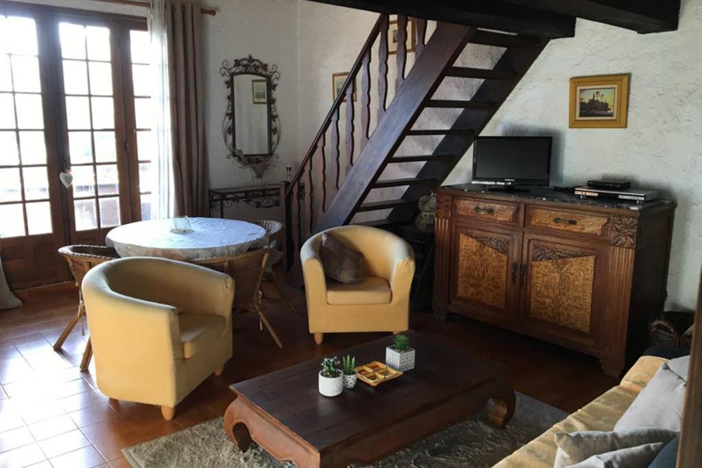 Demi villa à 500m de la plage avec vue sur mer. Appietto Esterno foto