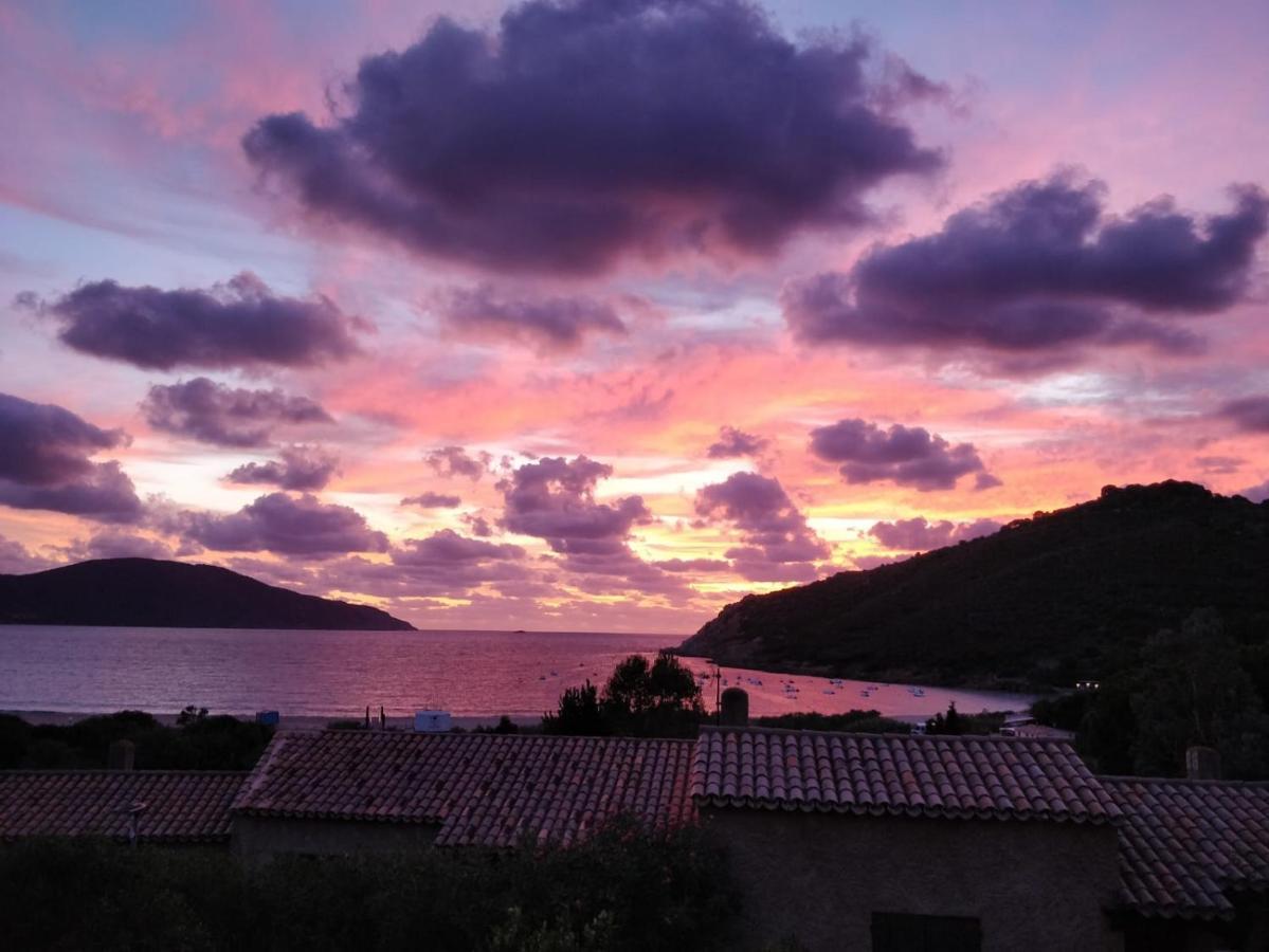 Demi villa à 500m de la plage avec vue sur mer. Appietto Esterno foto